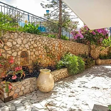 Hotel Agathangelos 3*